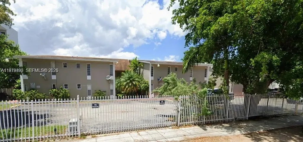 1525 NW 19th Terrace Miami FL 33125