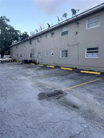 1525 NW 19th Terrace Miami FL 33125