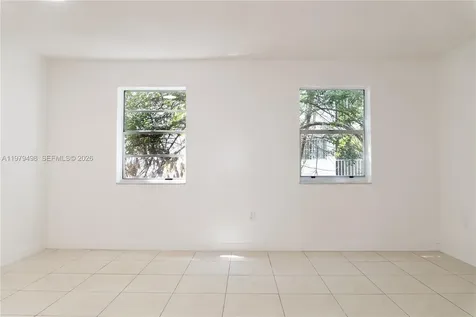 1525 NW 19th Terrace Miami FL 33125