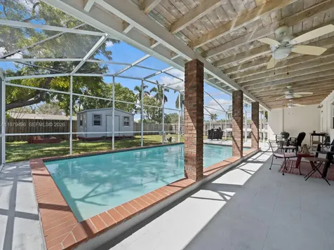 8620 SW 185th Terrace Cutler Bay FL 33157