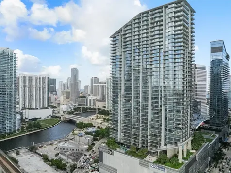 88 SW 7th Street Miami FL 33130