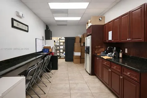2475 NW 95th Avenue Doral FL 33172