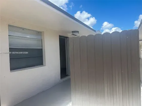916 SW 10th Street Hallandale Beach FL 33009