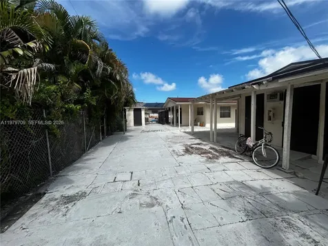 916 SW 10th Street Hallandale Beach FL 33009