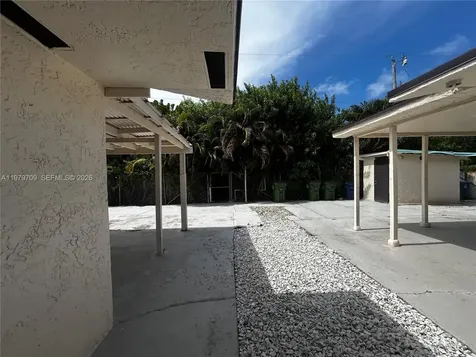 916 SW 10th Street Hallandale Beach FL 33009