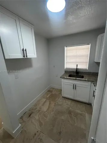 916 SW 10th Street Hallandale Beach FL 33009