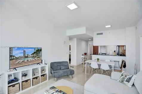 31 SE 5th Street Miami FL 33131