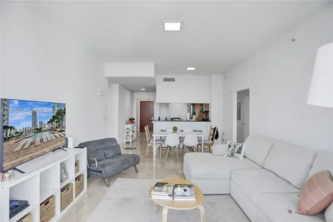 31 SE 5th Street Miami FL 33131