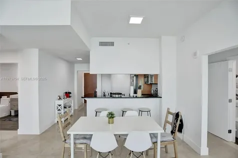31 SE 5th Street Miami FL 33131