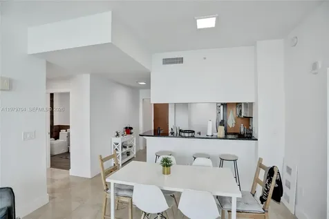 31 SE 5th Street Miami FL 33131