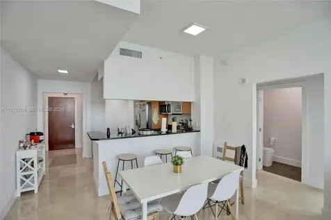 31 SE 5th Street Miami FL 33131