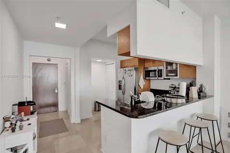 31 SE 5th Street Miami FL 33131
