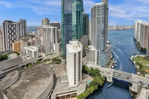 31 SE 5th Street Miami FL 33131