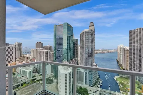 31 SE 5th Street Miami FL 33131