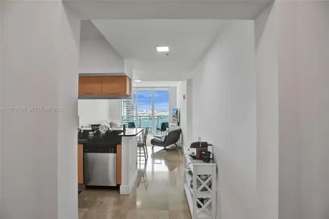 31 SE 5th Street Miami FL 33131