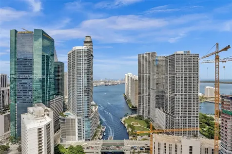 31 SE 5th Street Miami FL 33131