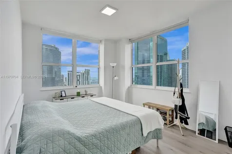 31 SE 5th Street Miami FL 33131