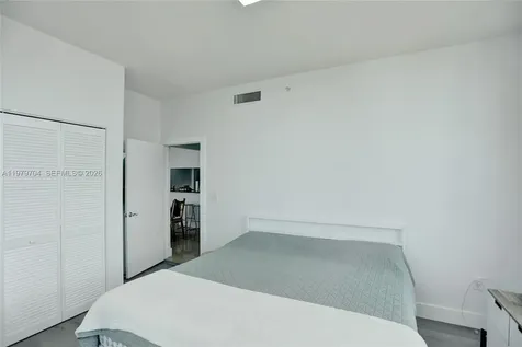 31 SE 5th Street Miami FL 33131
