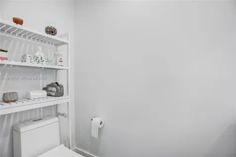 31 SE 5th Street Miami FL 33131