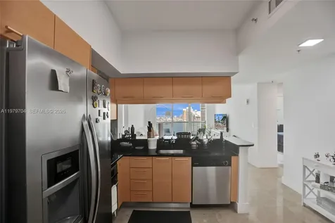 31 SE 5th Street Miami FL 33131