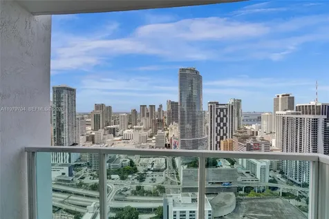 31 SE 5th Street Miami FL 33131