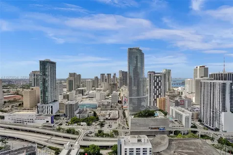 31 SE 5th Street Miami FL 33131