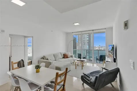 31 SE 5th Street Miami FL 33131