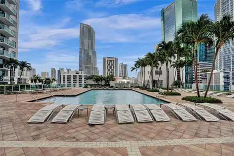 31 SE 5th Street Miami FL 33131