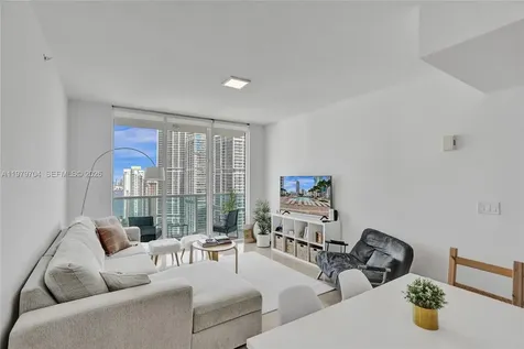 31 SE 5th Street Miami FL 33131