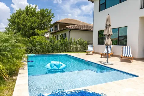 11826 SW 13th Court Pembroke Pines FL 33025