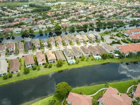11826 SW 13th Court Pembroke Pines FL 33025
