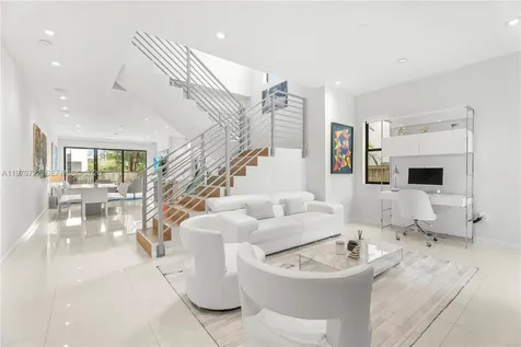 3276 Day Avenue Miami FL 33133