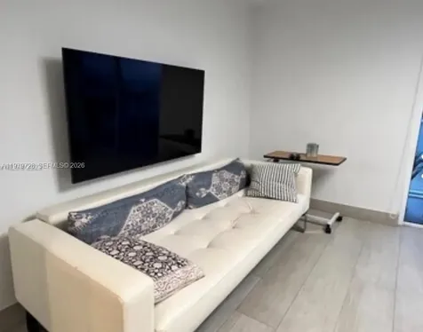 2457 Collins Avenue Miami Beach FL 33140