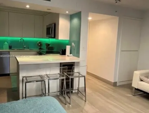 2457 Collins Avenue Miami Beach FL 33140