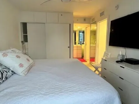 2457 Collins Avenue Miami Beach FL 33140