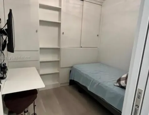 2457 Collins Avenue Miami Beach FL 33140