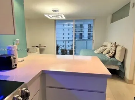 2457 Collins Avenue Miami Beach FL 33140
