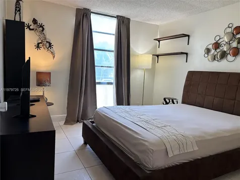 3301 N Country Club Drive Aventura FL 33180