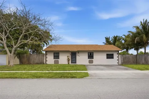720 SW 81 Terrace North Lauderdale FL 33068