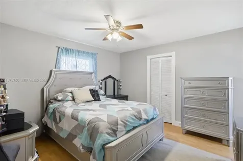 720 SW 81 Terrace North Lauderdale FL 33068