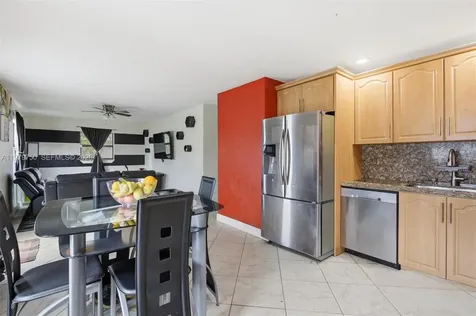 720 SW 81 Terrace North Lauderdale FL 33068