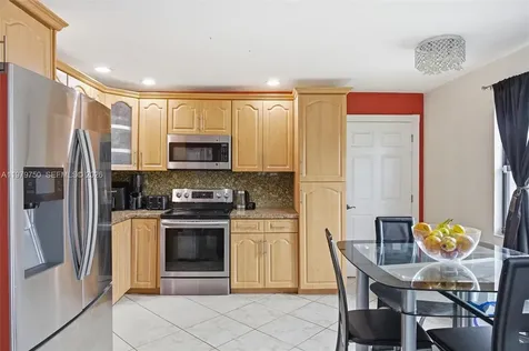 720 SW 81 Terrace North Lauderdale FL 33068
