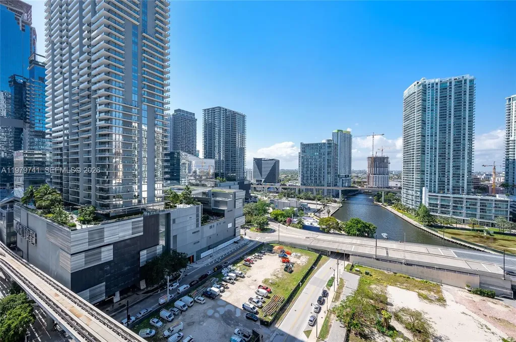 41 SE 5th Street Miami FL 33131