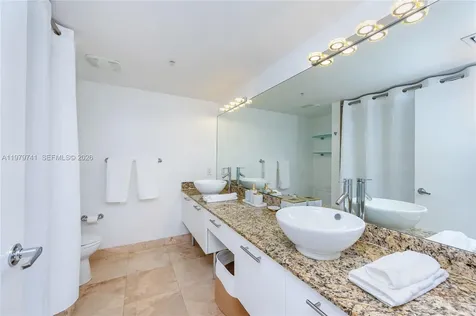 41 SE 5th Street Miami FL 33131
