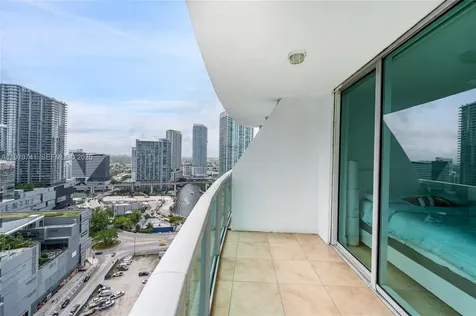 41 SE 5th Street Miami FL 33131