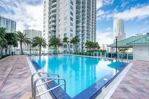 41 SE 5th Street Miami FL 33131