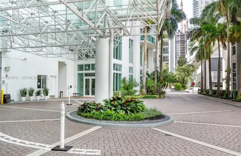 41 SE 5th Street Miami FL 33131