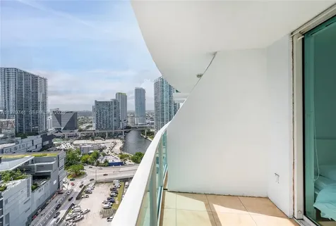 41 SE 5th Street Miami FL 33131