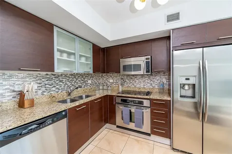 41 SE 5th Street Miami FL 33131