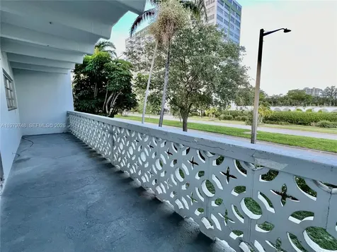 North Miami FL 33181